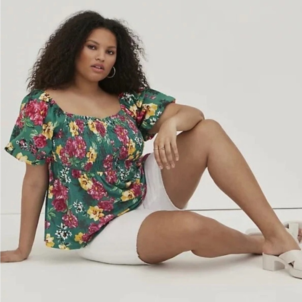 Torrid Babydoll Smocked Bodice Poplin Puff Sleeve Top Floral Green Size 0 (L-12)